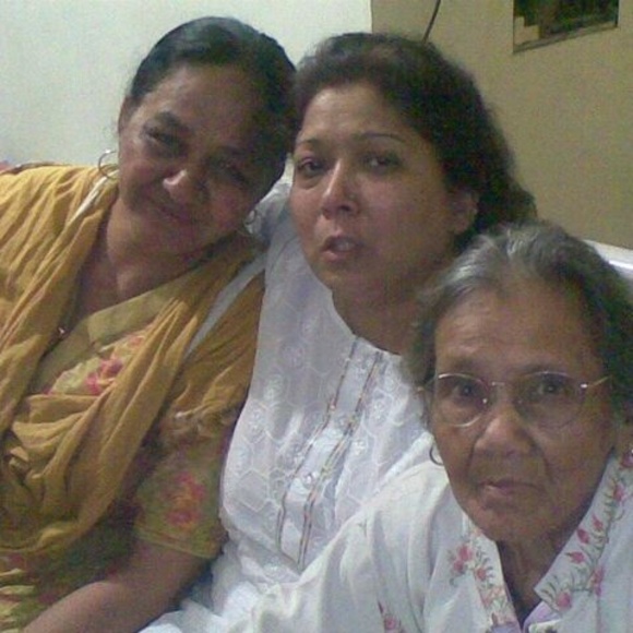 Meet your Posher, Ayesha - Picture 1 of 1